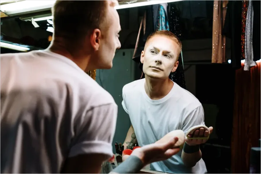 Detail Makeup Artist Applying Stage Makeup Photo Number 7