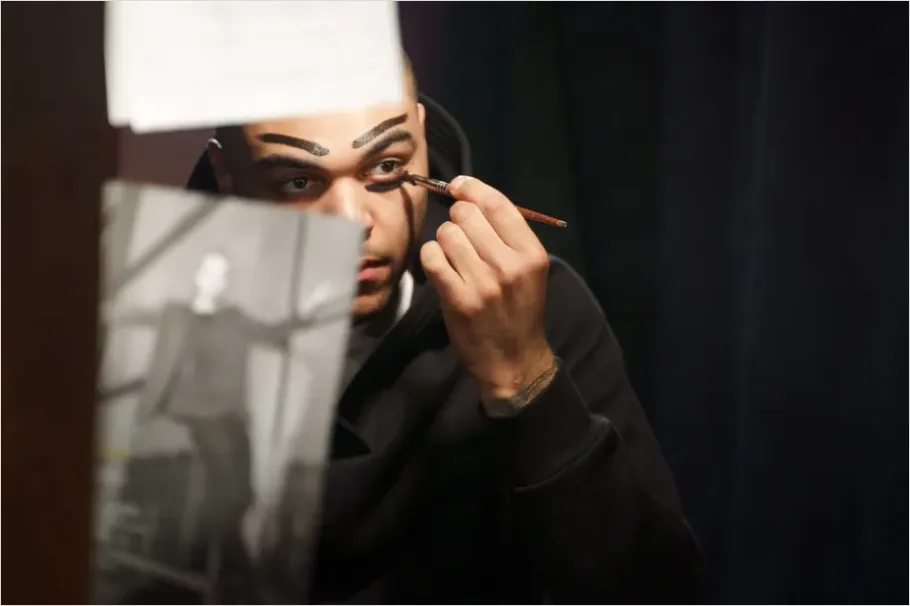 Detail Makeup Artist Applying Stage Makeup Photo Number 10