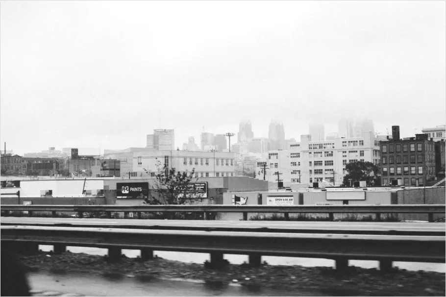Moody Foggy City Skyline Photo 5c44