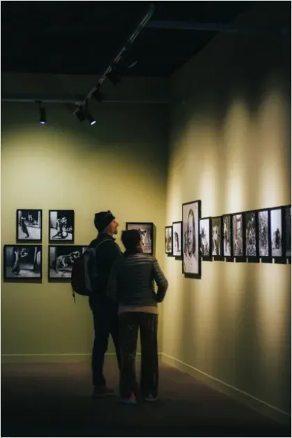 Detail Museum Exhibition Visitors Photo Number 8