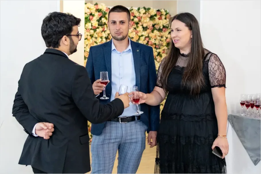 Detail Networking Cocktail Reception Photo Number 14