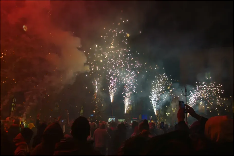 Detail New Years Eve Countdown Crowd Photo Number 8