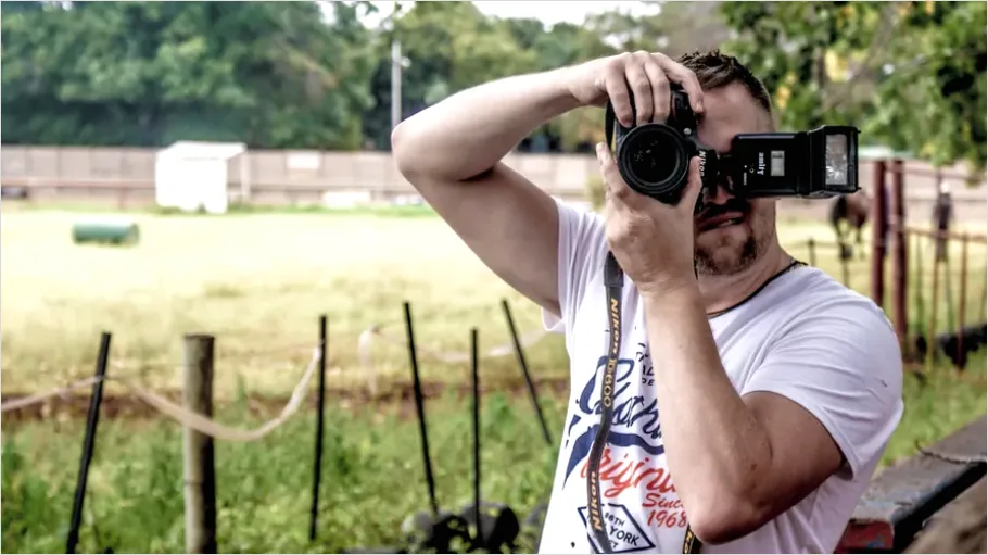 Detail Paparazzi Photographers Flashing Cameras Photo Number 11