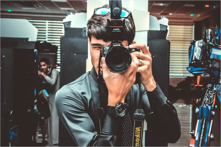 Detail Paparazzi Photographers Flashing Cameras Photo Number 12