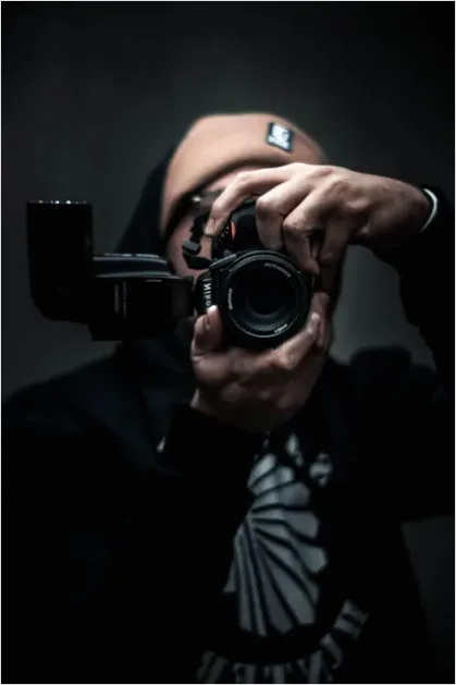 Detail Paparazzi Photographers Flashing Cameras Photo Number 14