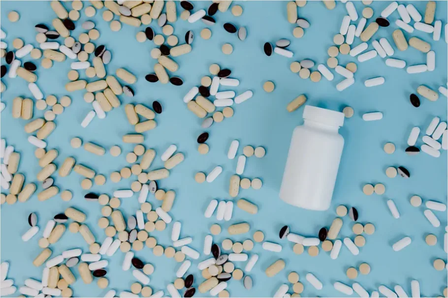 Detail Pill Bottles And Prescription Flat Lay Number 4