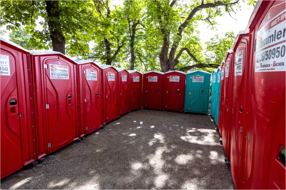 Portable Toilets Festival Grounds Photo 92be