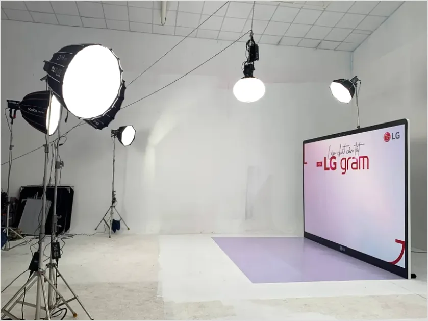 Detail Product Launch Stage Reveal Photo Number 4