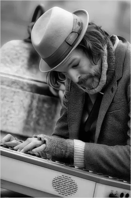 Detail Public Piano Street Performance Photo Number 16