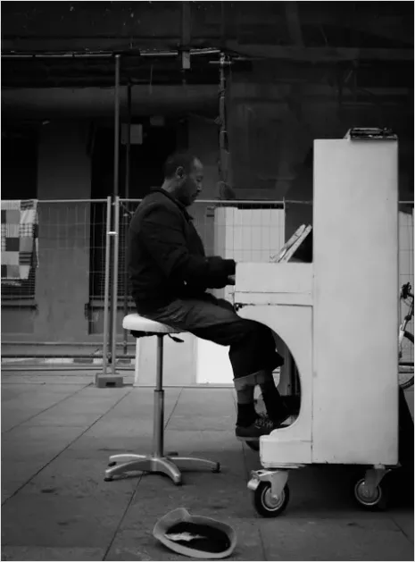 Detail Public Piano Street Performance Photo Number 6