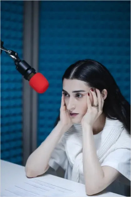 Detail Radio Studio Broadcast Host Photo Number 10