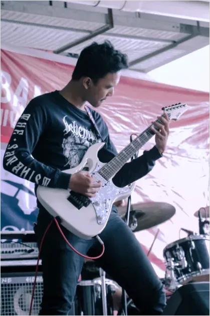Detail Rock Concert Guitar Solo Photo Number 2