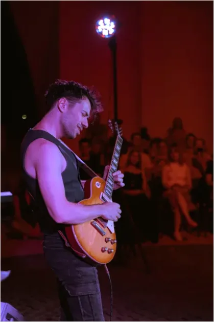 Detail Rock Concert Guitar Solo Photo Number 10