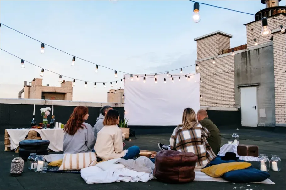 Detail Rooftop Movie Screening City View Photo Number 2