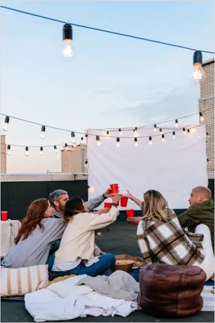 Detail Rooftop Movie Screening City View Photo Number 9