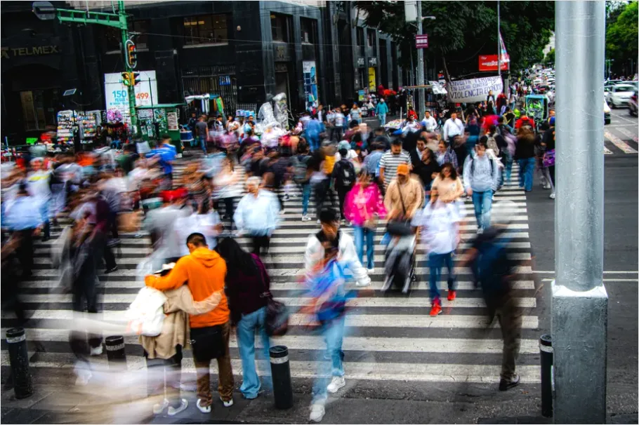 Detail Rush Hour Crowd Crosswalk Photo Number 2