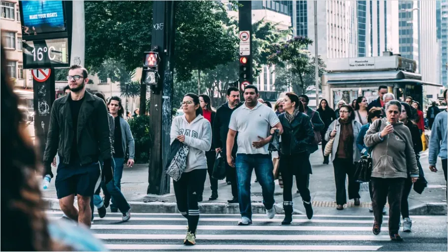 Detail Rush Hour Crowd Crosswalk Photo Number 11