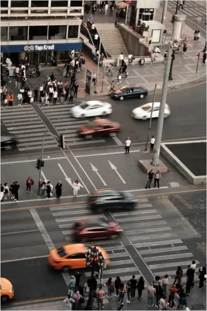 Detail Rush Hour Crowd Crosswalk Photo Number 3
