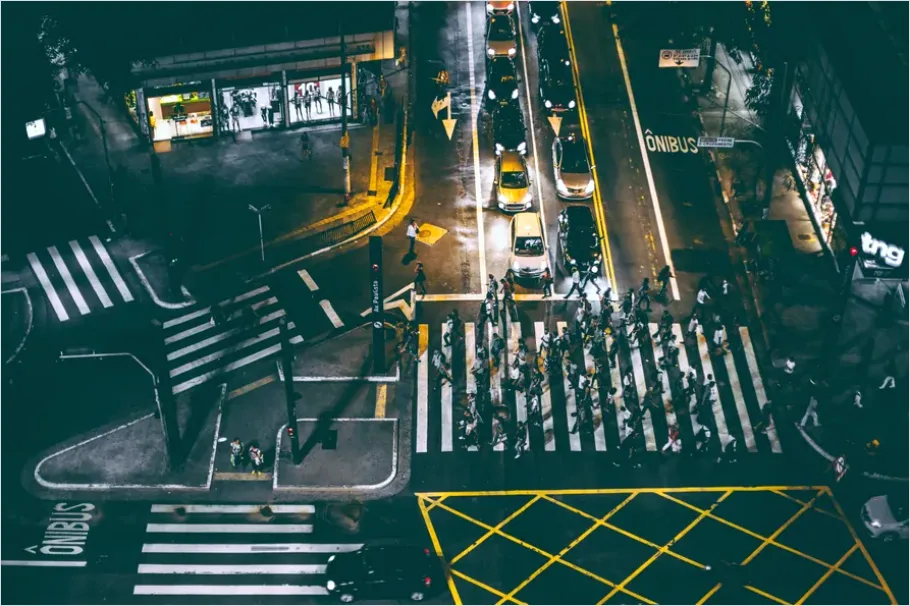 Detail Rush Hour Crowd Crosswalk Photo Number 9
