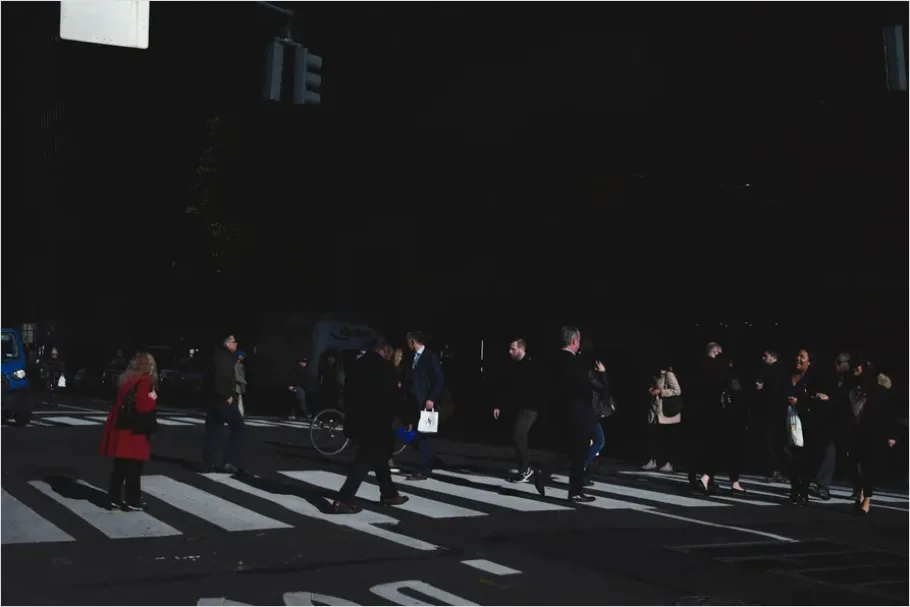 Detail Rush Hour Crowd Crosswalk Photo Number 10