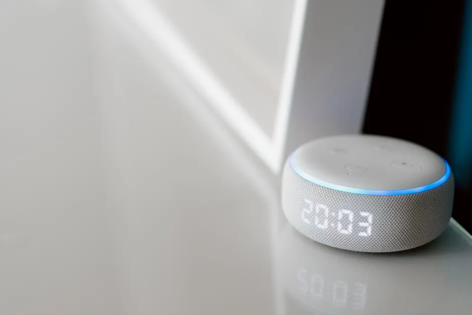 Detail Smart Speaker On Kitchen Counter Minimal Number 3