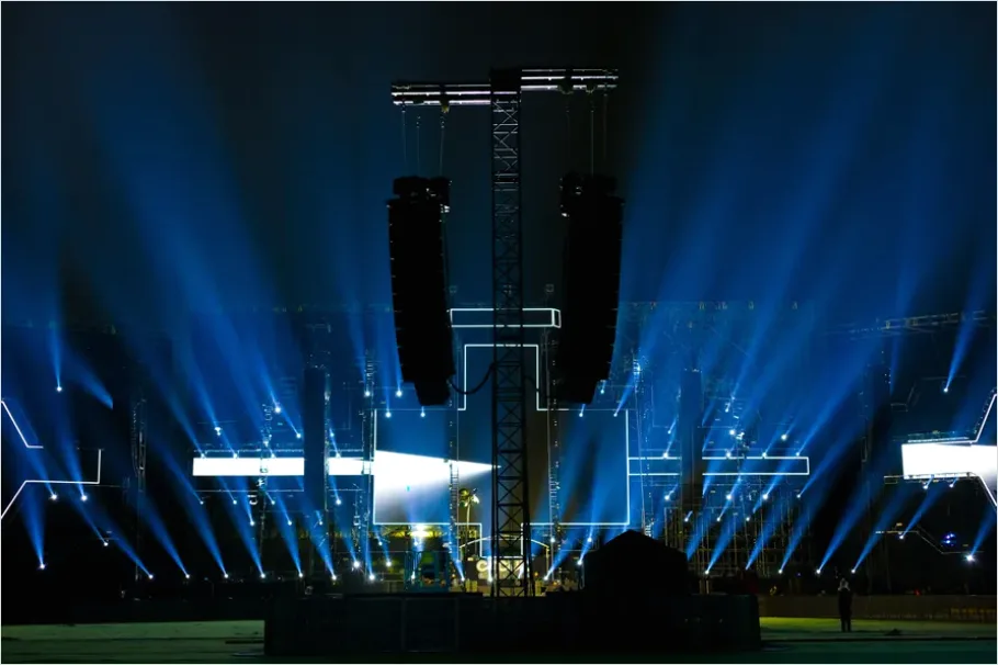 Detail Speaker Stacks Line Array Photo Number 5