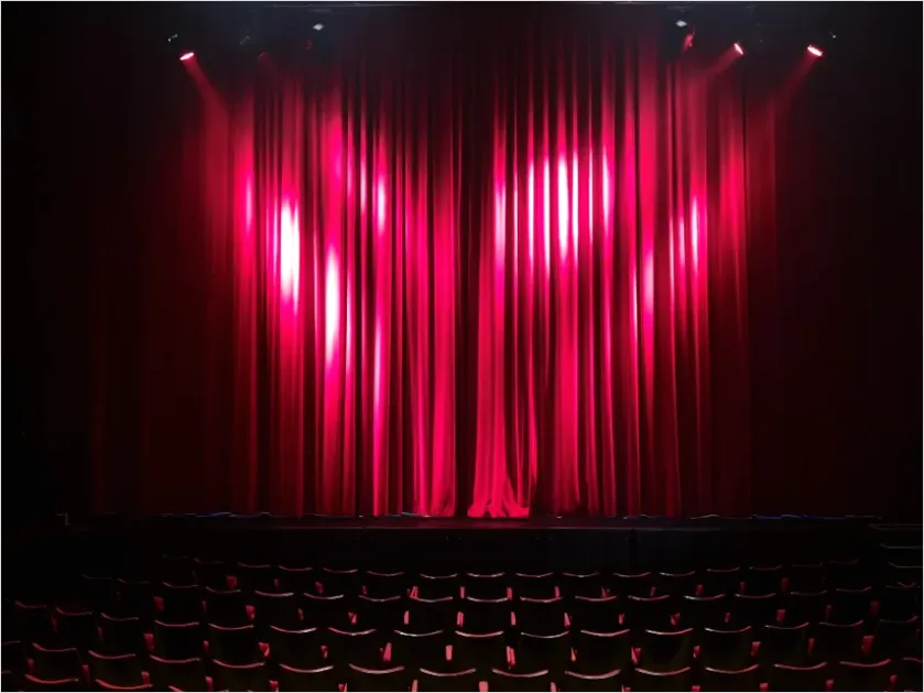 Detail Theater Stage Curtain Spotlight Photo Number 4