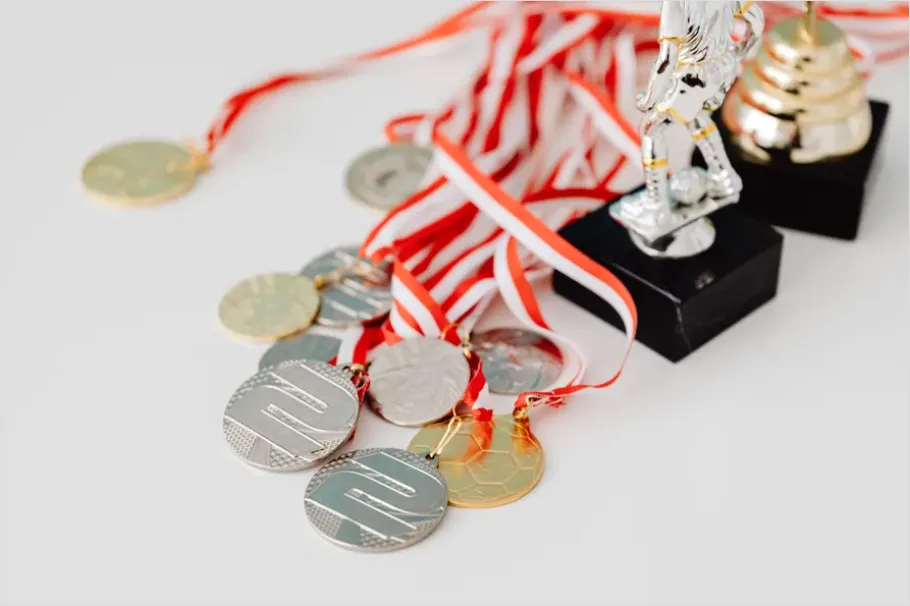 Detail Trophy On Podium Stage Photo Number 9
