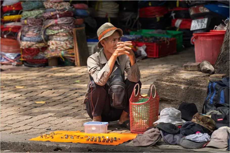 Detail Urban Street Vendor Close Up Photo Number 11