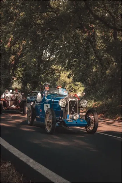 Detail Vintage Car Rally Group Photo Number 5