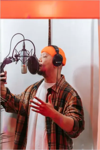 Detail Voice Actor Recording Booth Photo Number 7
