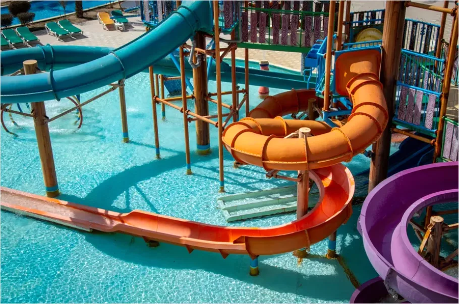 Detail Water Park Slide Splashing Photo Number 2