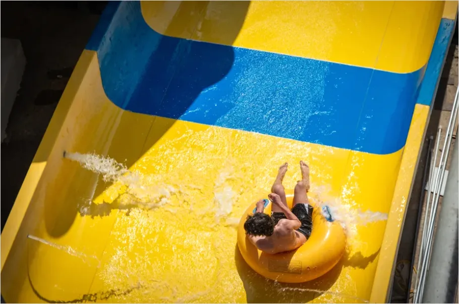 Detail Water Park Slide Splashing Photo Number 3
