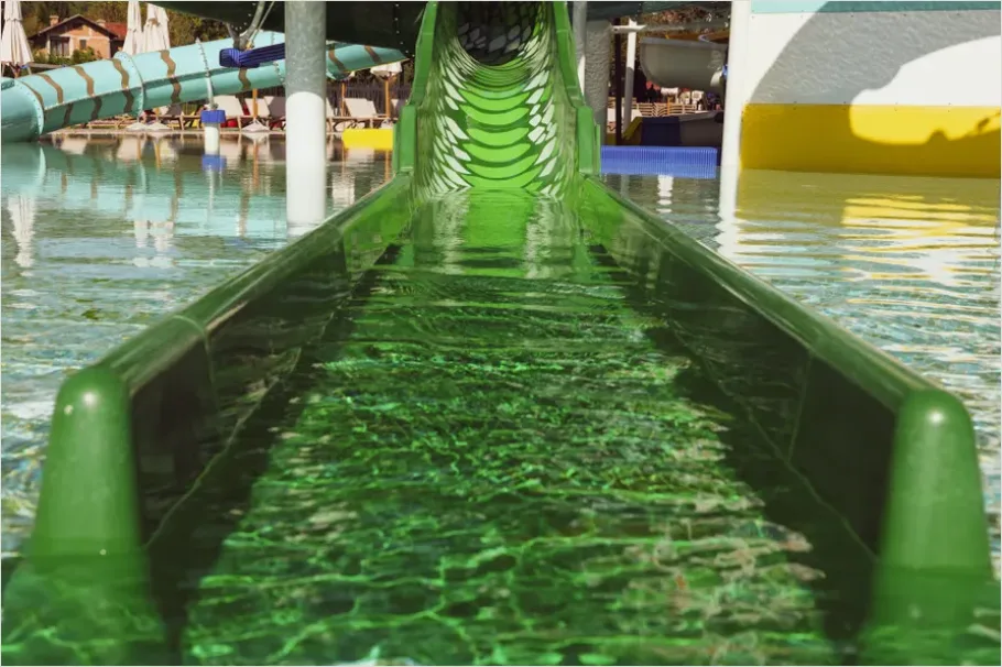 Detail Water Park Slide Splashing Photo Number 4