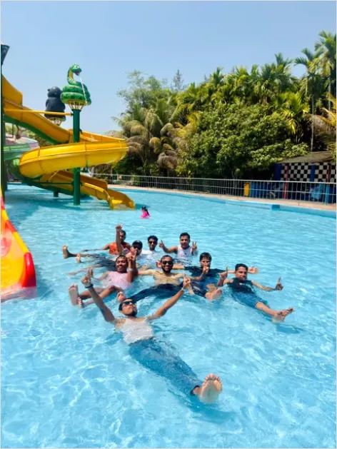 Detail Water Park Slide Splashing Photo Number 6