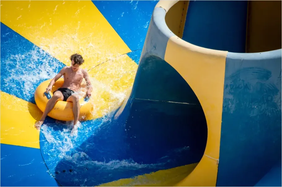 Detail Water Park Slide Splashing Photo Number 7