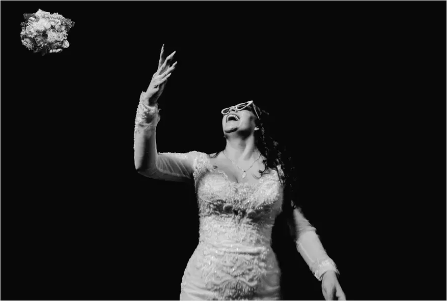 Wedding Bouquet Toss Photo A7af