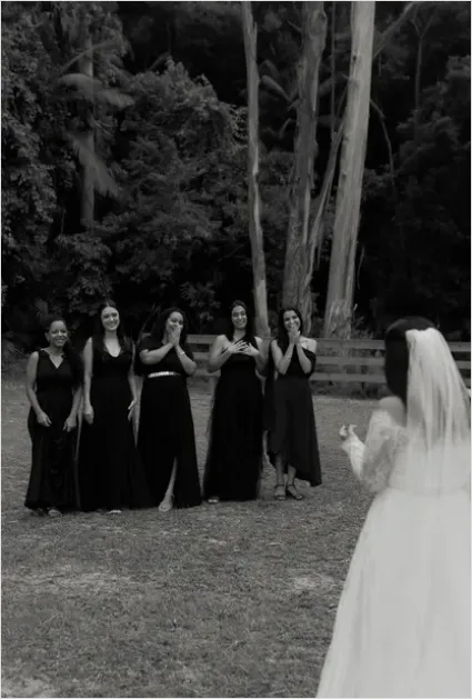 Detail Wedding Bouquet Toss Photo Number 5