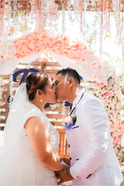 Detail Wedding Ceremony Outdoor Arch Photo Number 12