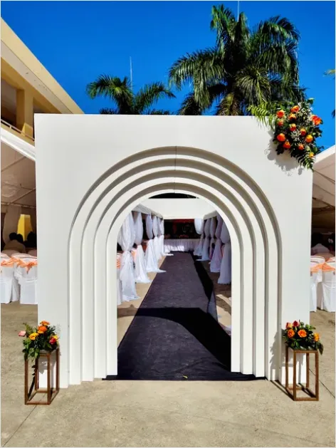 Detail Wedding Ceremony Outdoor Arch Photo Number 3