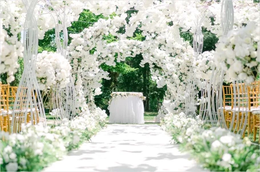 Detail Wedding Ceremony Outdoor Arch Photo Number 8