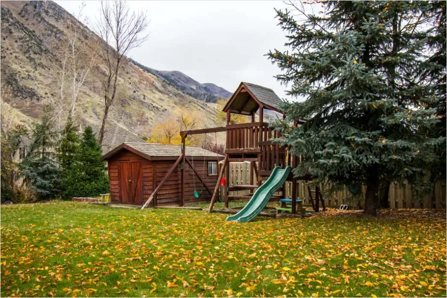 Backyard Playset Family Home Exterior 4026