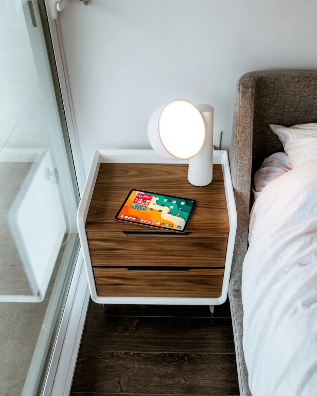 Detail Bluetooth Speaker On Bedside Table Number 3