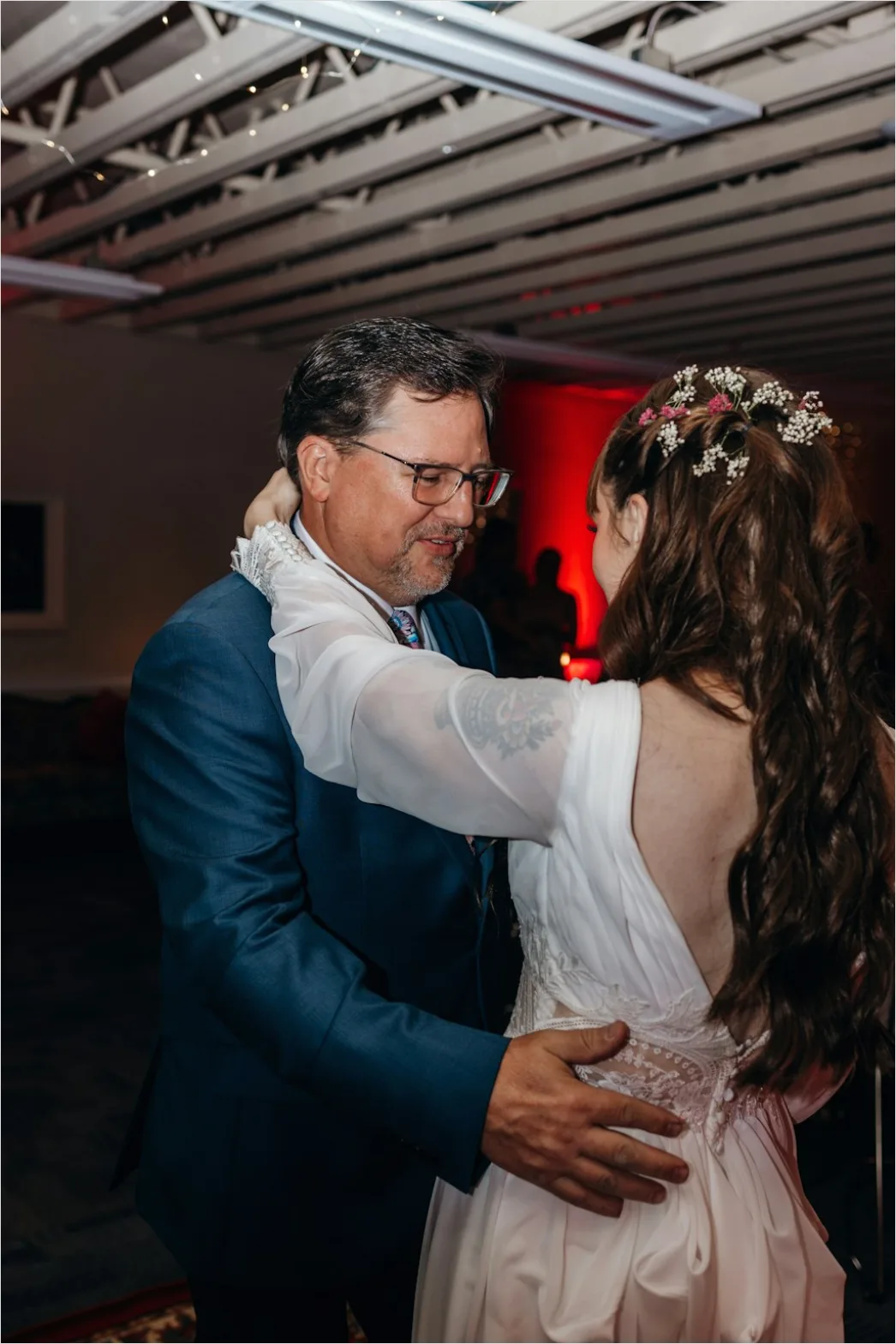 Detail Bride And Groom First Dance Moment Number 11