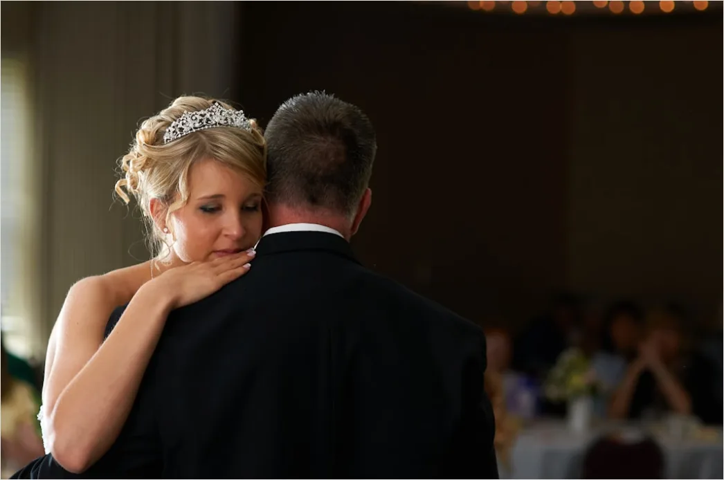 Detail Bride And Groom First Dance Moment Number 5