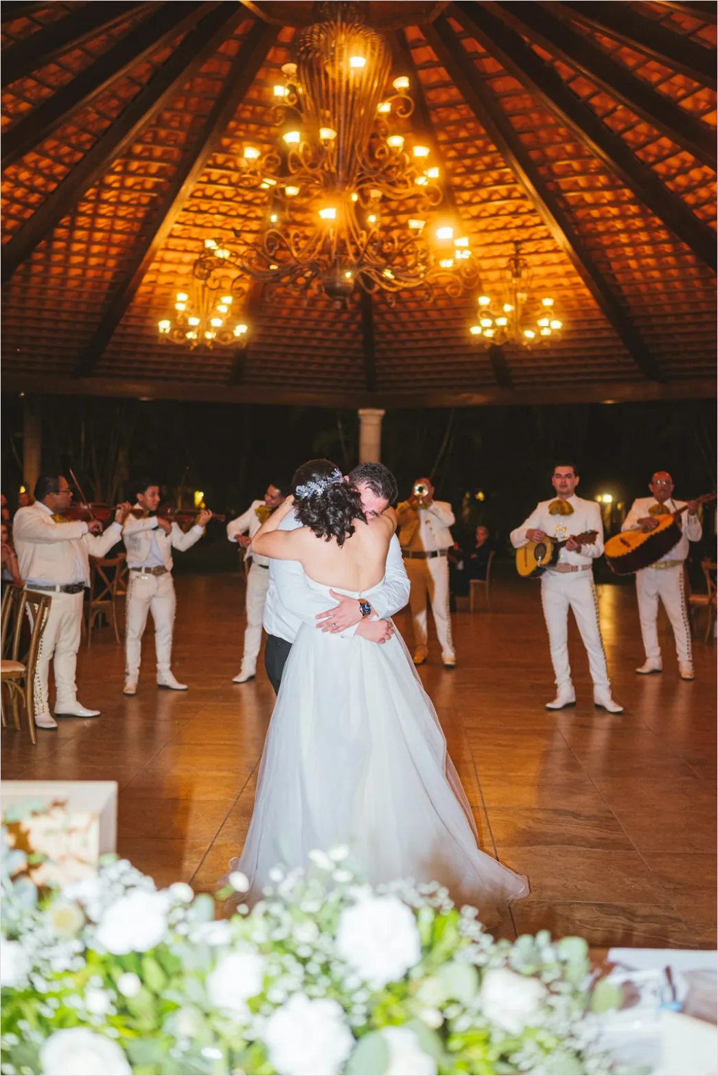 Detail Bride And Groom First Dance Moment Number 9