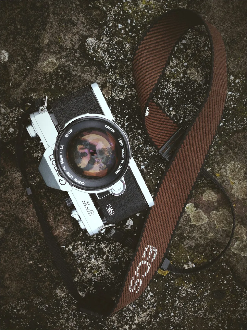Detail Camera Strap And Lens Cap Number 4