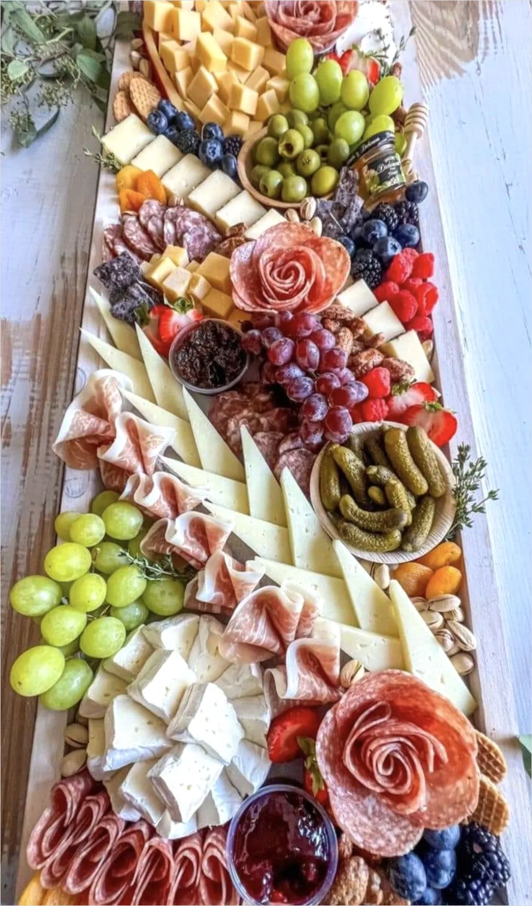 Charcuterie Board Cheese And Fruit Overhead Be84