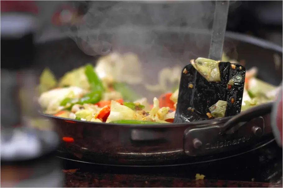 Detail Chicken Stir Fry In Skillet Steam Number 7