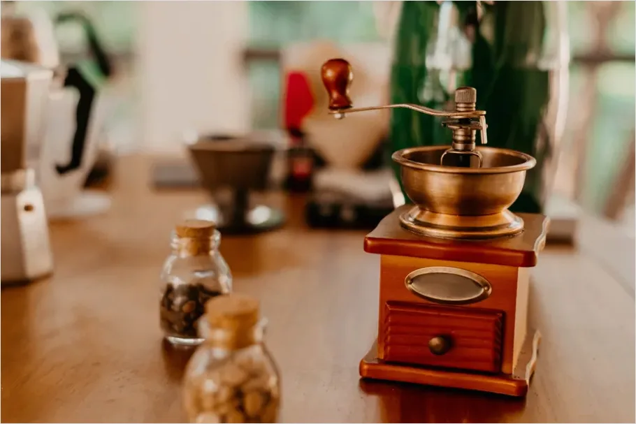 Detail Coffee Grinder And Beans Number 15